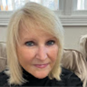 Meet your Posher, Lora